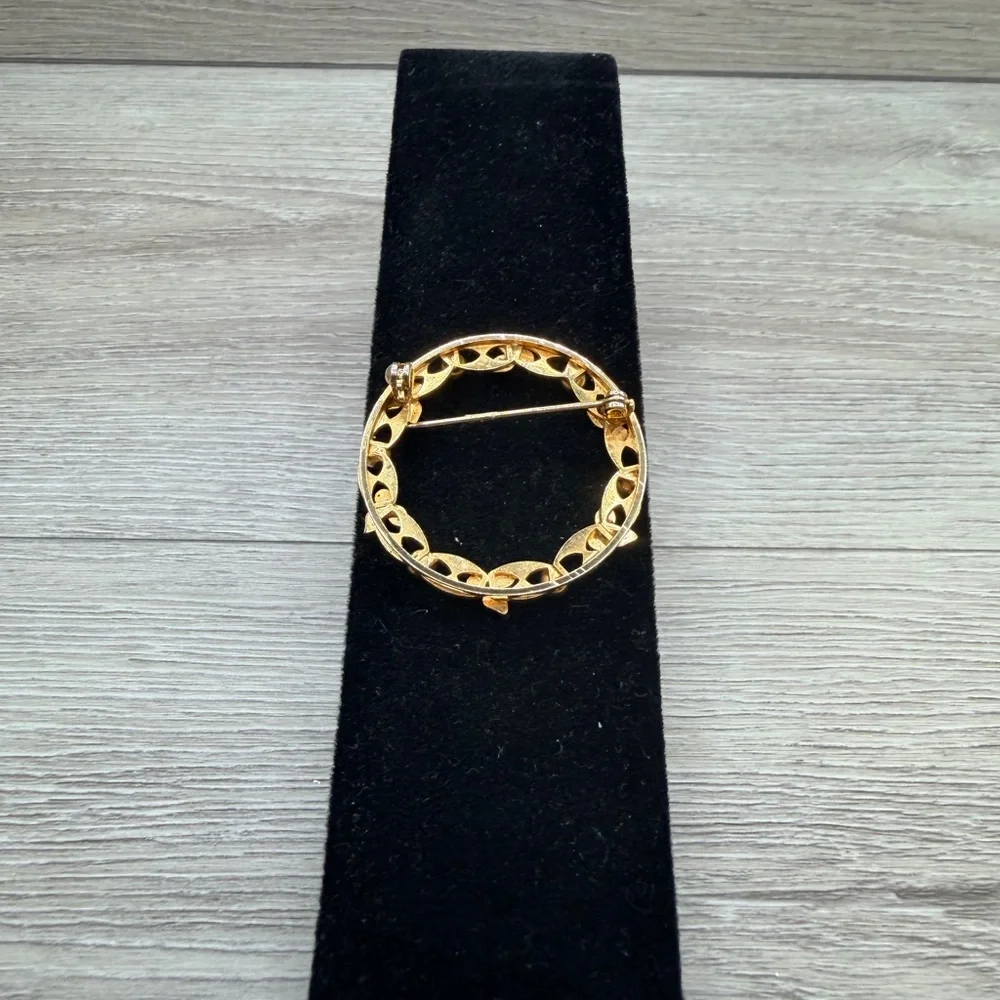 Elegant Gold Tone and‎ Multicolor Brooch